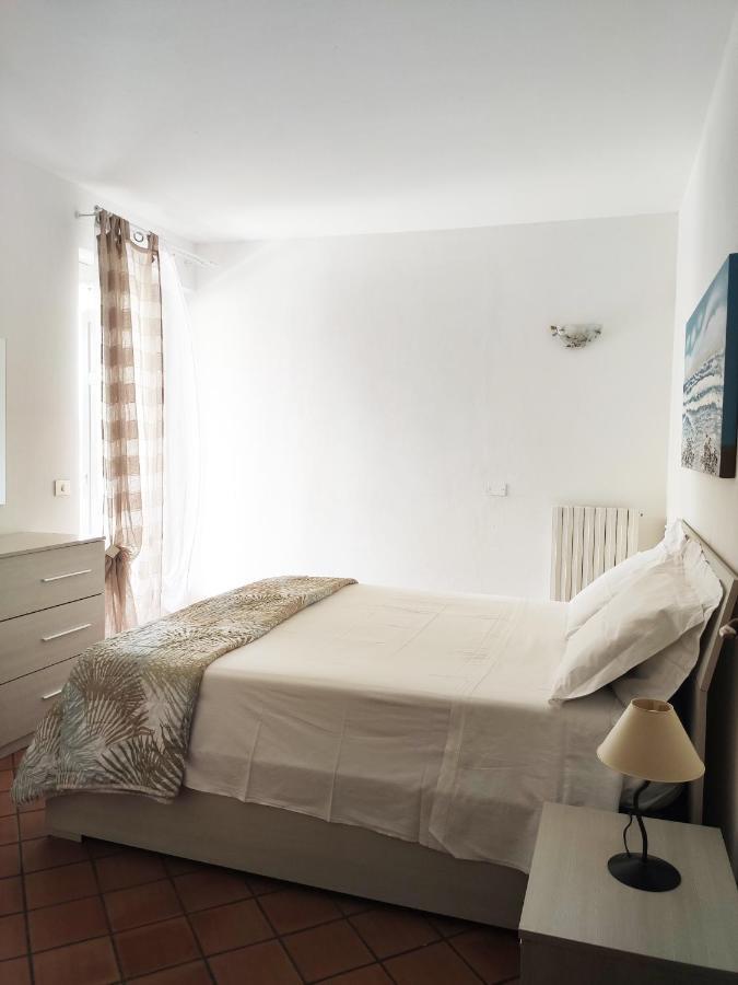 Sara Holiday Rentals Бардоліно Екстер'єр фото